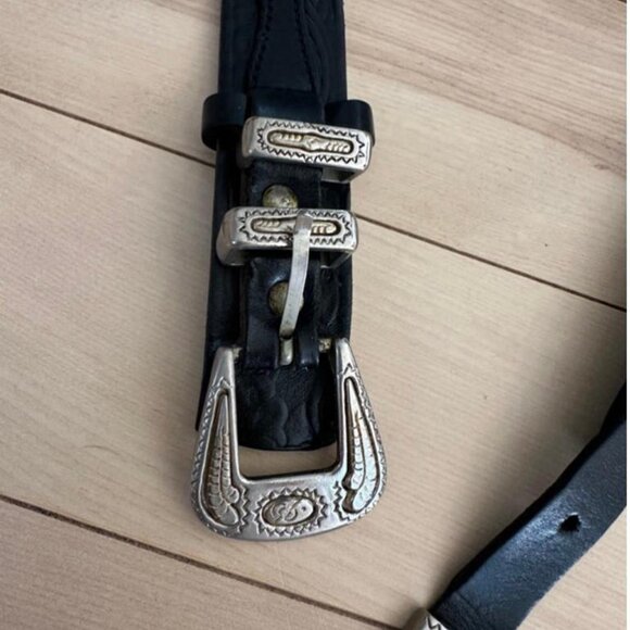 High-quality genuine leather belt with engraved silver-tone Western buckle - Picture 6 of 8
